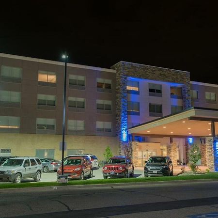 Holiday Inn Express & Suites - Warsaw - E Center By Ihg מראה חיצוני תמונה